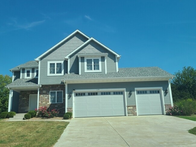 Primary Photo - 328 Kain St