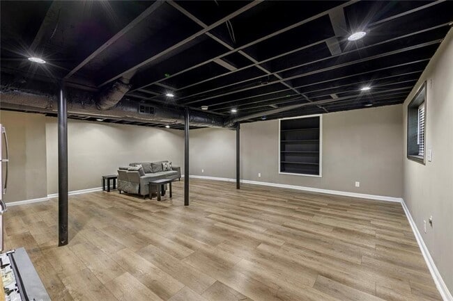 Building Photo - 1246 Elgin Way