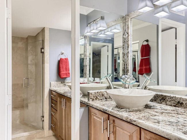 Building Photo - 3111 Bel Air Dr