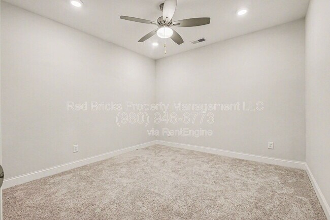 Building Photo - 7907 Moon Hl Pl