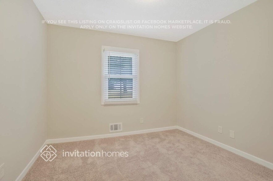 Building Photo - 4812 Hemlock Dr SE