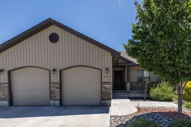 Building Photo - BEAUTIFUL 5 BED 3 BATH HOME IN FIRTH