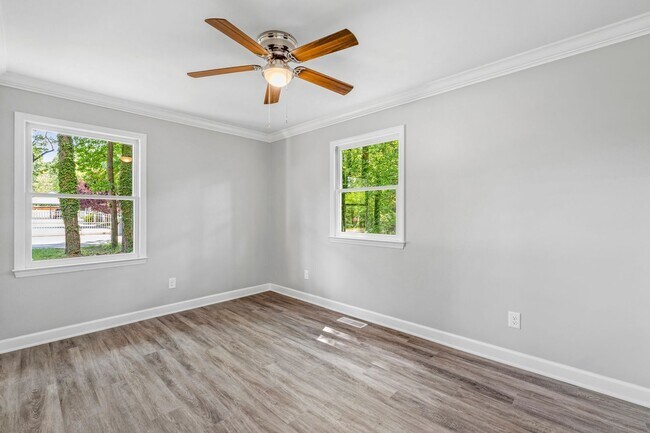 Building Photo - Great Location off of South Holden Road. 3 Bedroom 2 Bathroom Home.