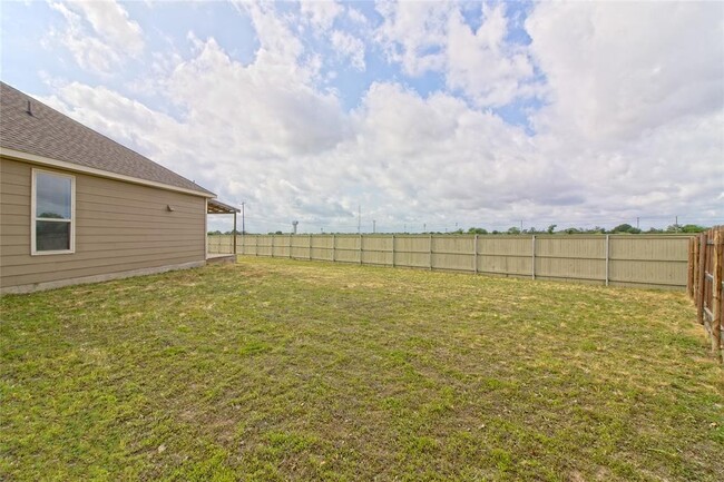 Building Photo - 468 Perryville Lp