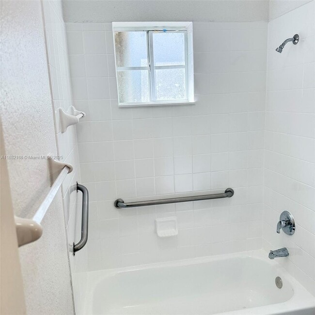 Building Photo - 6482 Catalina Ln