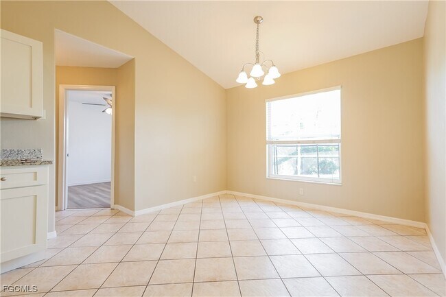 Building Photo - 1333 Roosevelt Dr