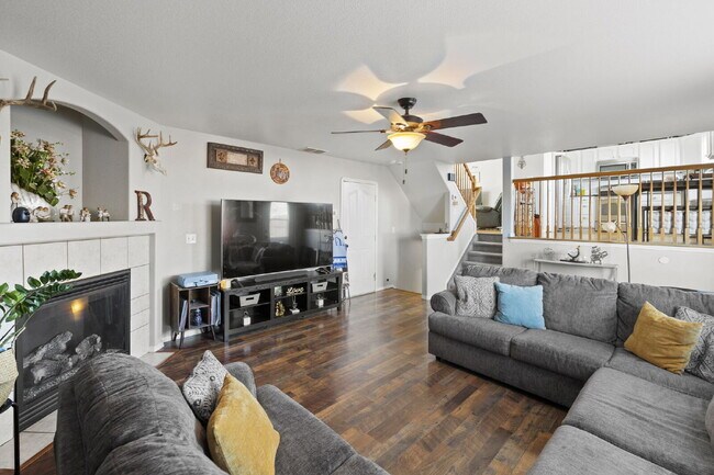 Building Photo - Bright & Spacious 4-Bedroom Home with Open-Concept Living, Fenced Yard & 2-Car Garage