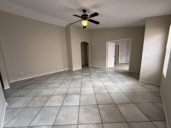 Building Photo - 4892 Perrone Ave