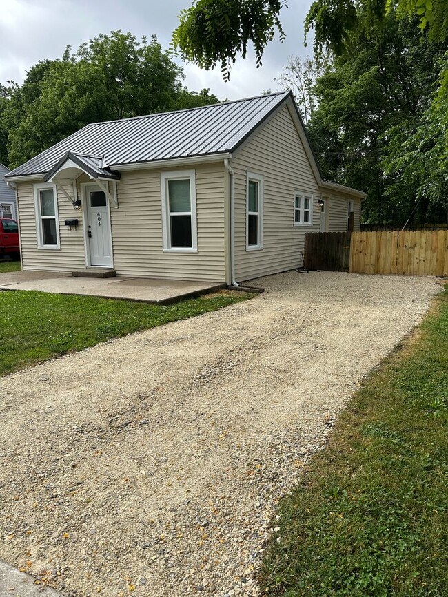 Building Photo - 3 Bed, 1 Bath Remodeled House in Goshen