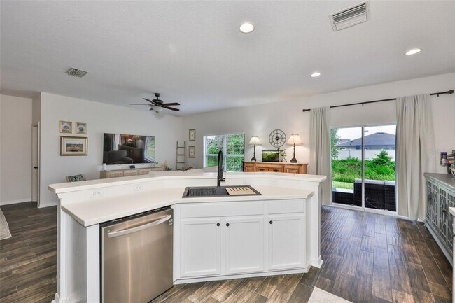 Building Photo - 1129 Emerald Hill Way