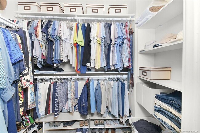 Building Photo - 1289 NE Ocean Blvd