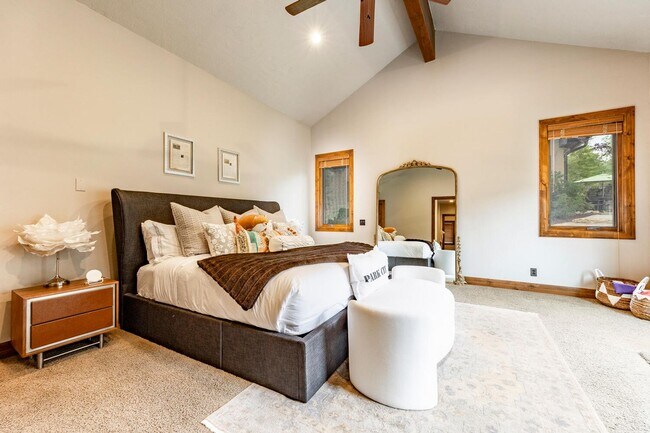 Building Photo - Magnificent Mountain Living in Jeremy Ranch