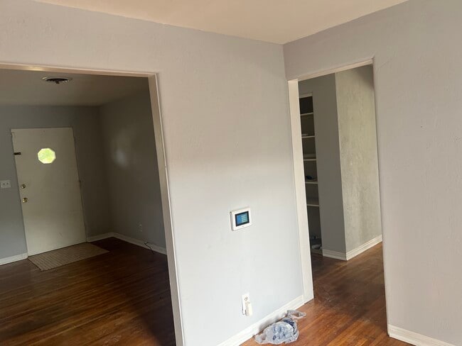 Primary Photo - 2326 Cres Ridge Rd