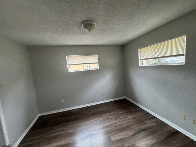 Building Photo - 1895 S Lauderdale St