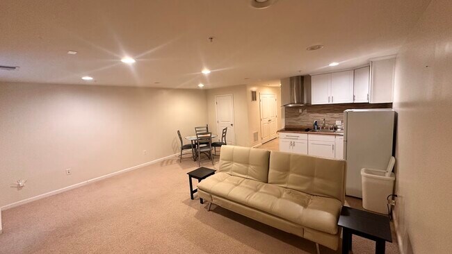 Building Photo - 6427 Walcott Ln