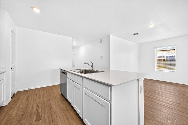 Building Photo - 27022 Breakaway Ln