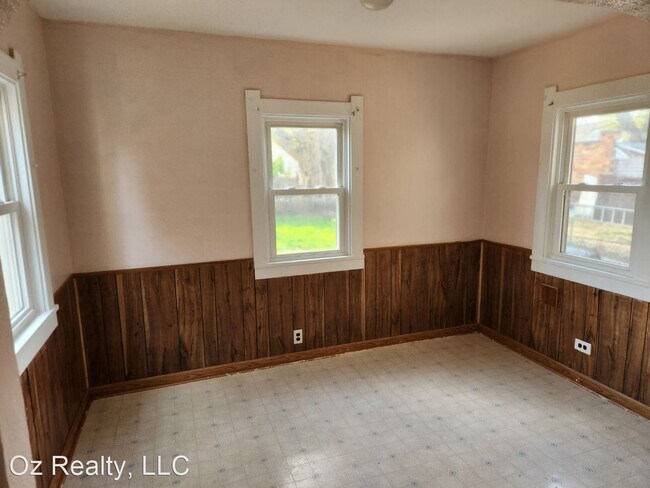 Building Photo - 3 br, 1 bath House - 4141 Mayfield Dr