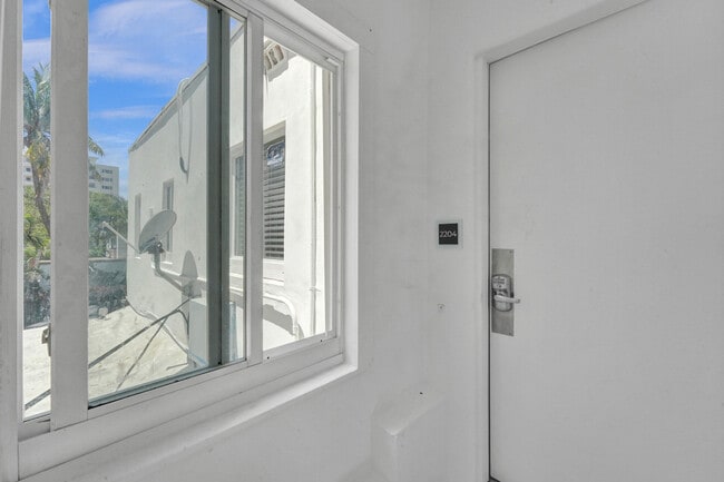 Building Photo - 3020 Seville St