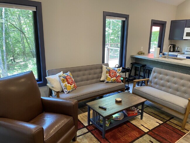 Building Photo - 2 Bed/1 Bath home - Prime location in Pickens