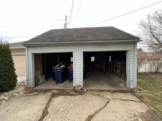 Building Photo - &#39;057