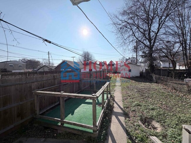 Building Photo - Three Bedroom House | Now Available