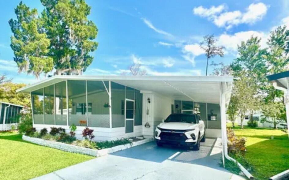 Building Photo - 82 Maple in the Wood