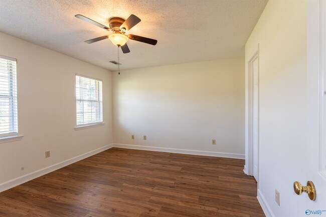 Building Photo - 896 Toney Rd