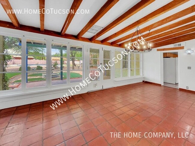 Building Photo - 228 S Country Club Rd