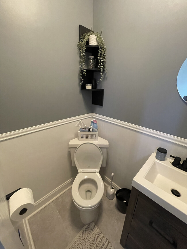 Powder Room - 143 Markle St