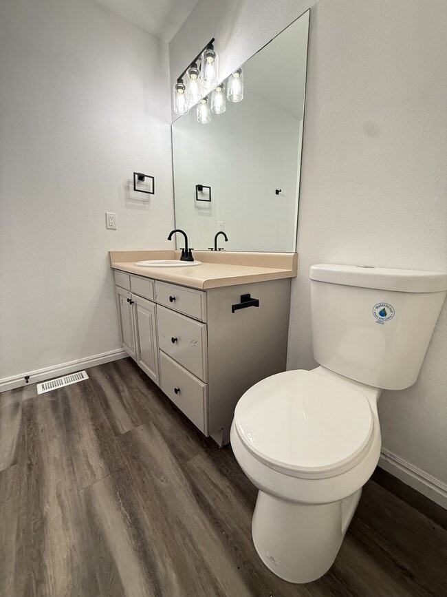 Building Photo - 5601 4015 W