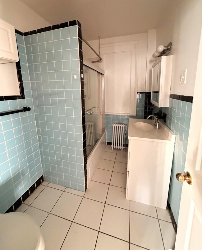 Building Photo - 1011 Paterson Plank Rd