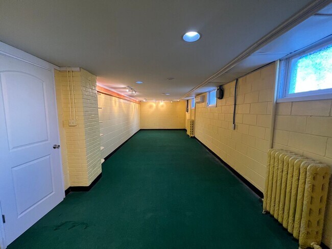 Building Photo - 3 Bedroom/2.5 Bathroom Home in Peoria for Lease