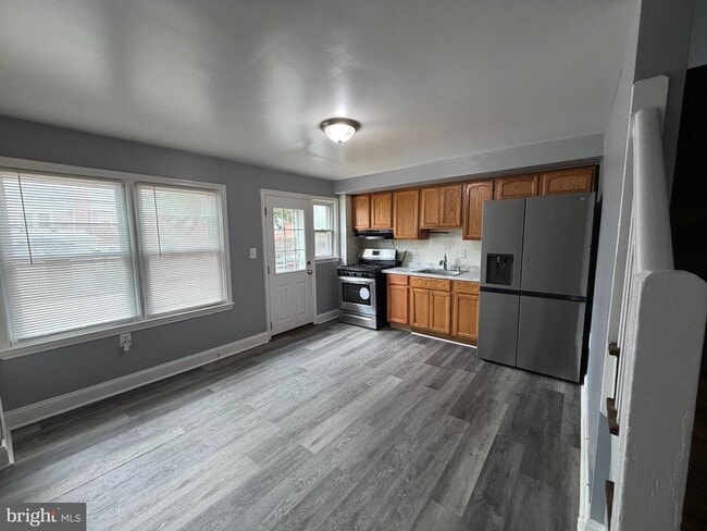 Building Photo - 7136 Eastbrook Ave