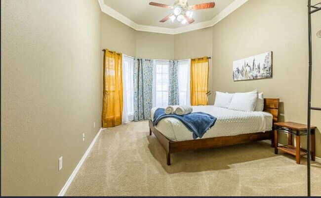 Building Photo - Executive Home for Rent 7 Acres with Resort Style Amenities