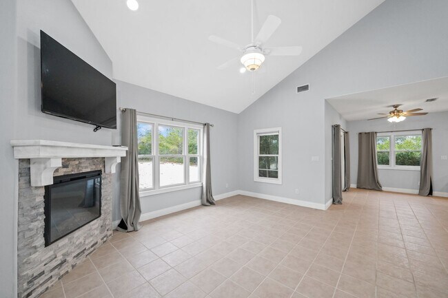 Building Photo - 31577 River Rd