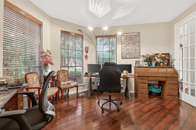 Building Photo - 6003 Dover Creek Ln