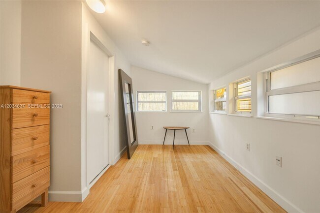 Building Photo - 3041 Calusa St