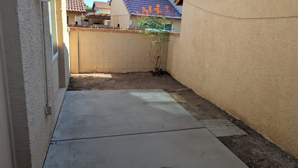 North Patio - 14852 N 24th Dr