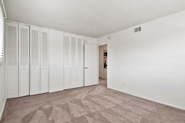 Building Photo - 700 S Yorba St