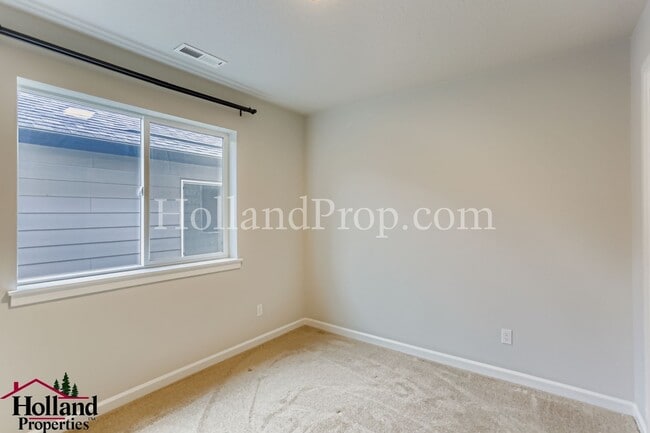 Building Photo - ** Stunning 5-Bedroom, with Pergola! Move in special $300 off first month rent*** NEW PRICE at $2...
