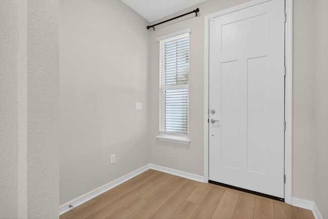 Building Photo - Home For Rent
