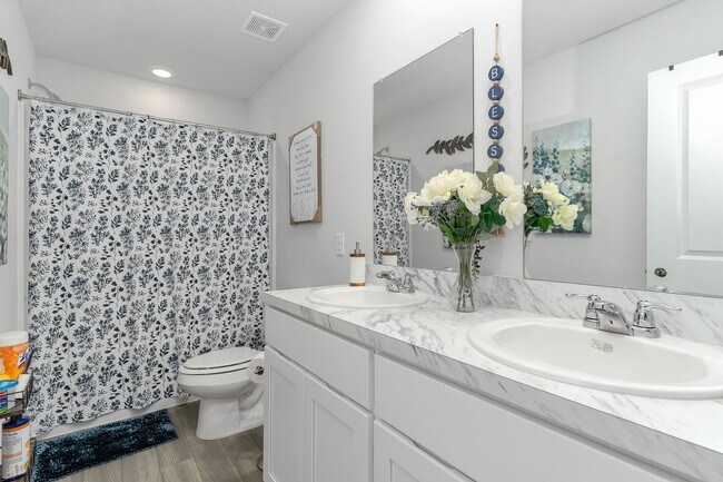Building Photo - 845 Sugartree Dr