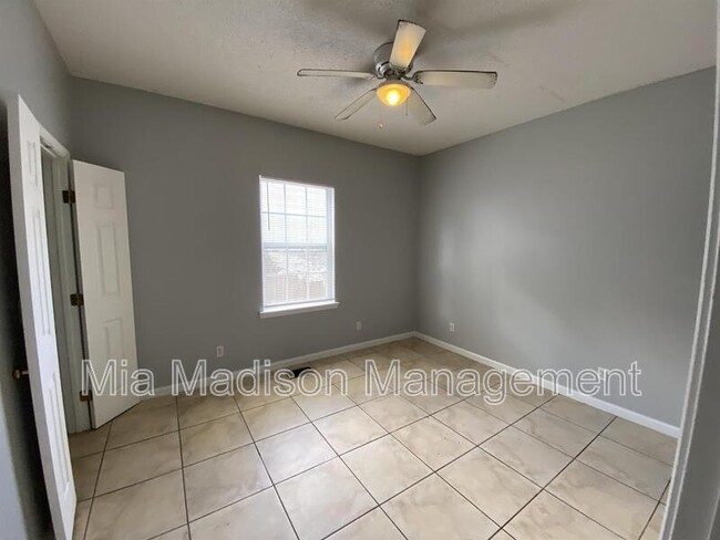 Building Photo - 512 Seiler Ave