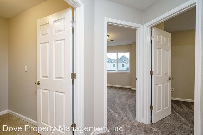 Building Photo - 3 br, 2.5 bath House - 12412 NE 70th Circle