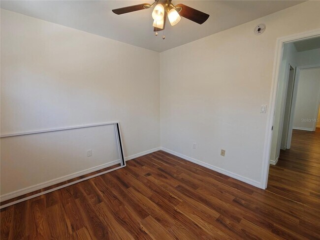 Building Photo - 620 SW 10th Ln