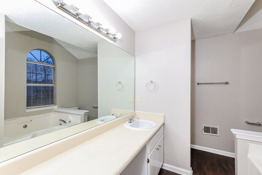 Building Photo - 1367 Misty Ridge Ct