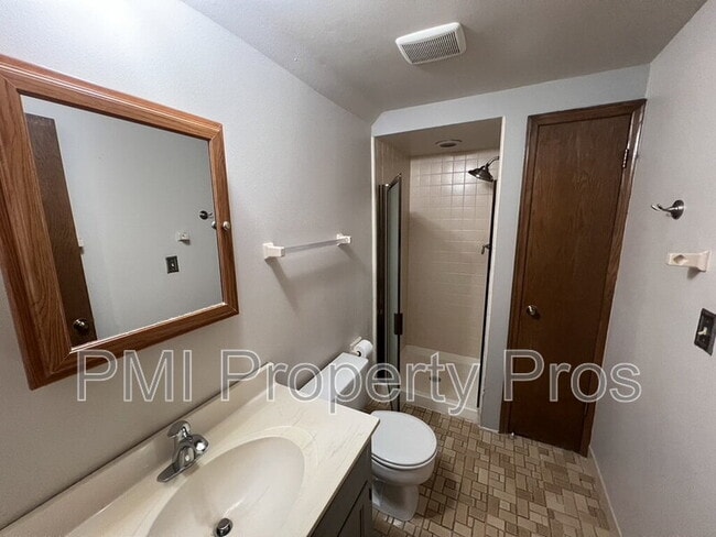 Building Photo - 3204 Chateau Ct
