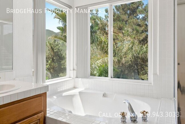 Building Photo - 958 Mendocino Dr