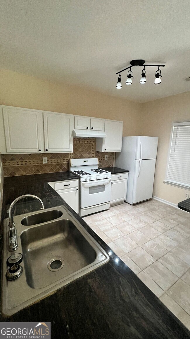 Building Photo - 4645 Valais Ct