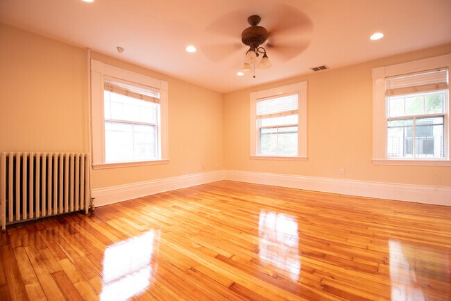 Building Photo - 20 Ellery St
